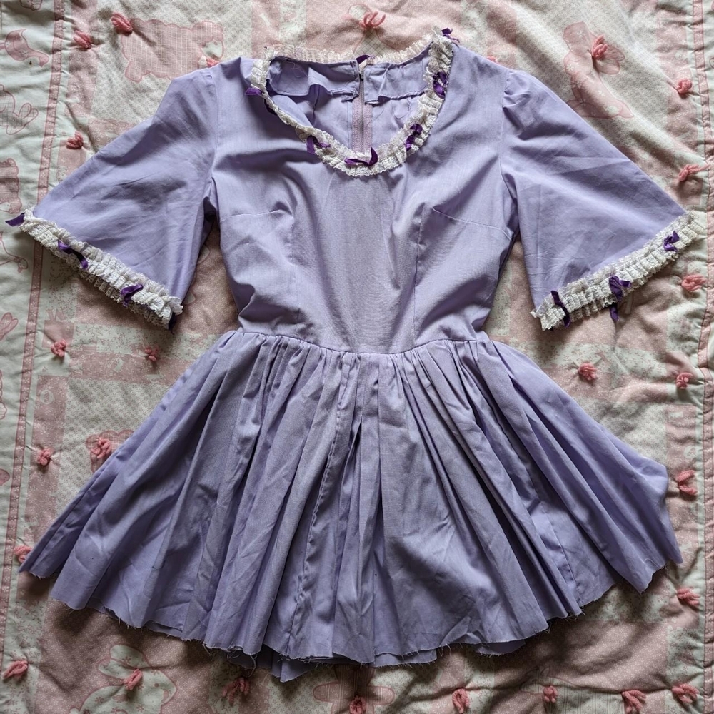 Vintage 70s handmade Lilac lacy collar square dance dress